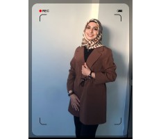 Ayşe Ç.