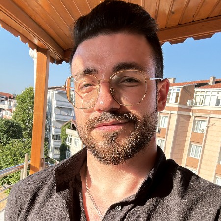 İlker Ö.