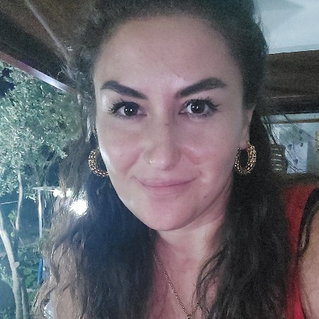 Özlem G.