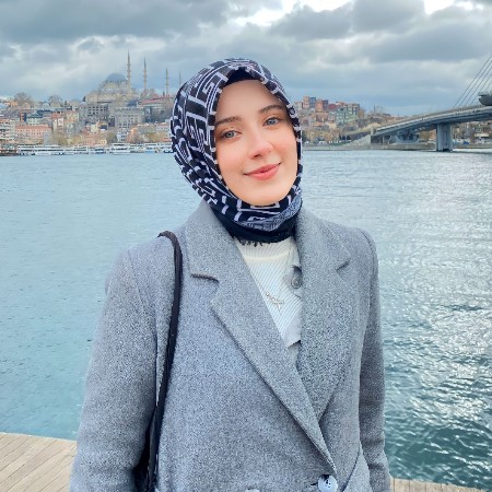 Elif M.