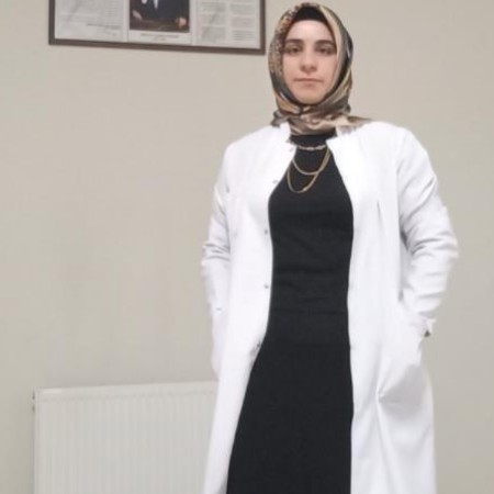 Ayşe D.