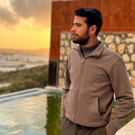 Mustafa Ü.