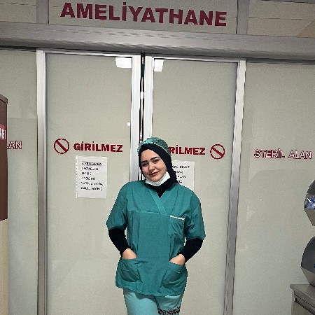 Elif T.