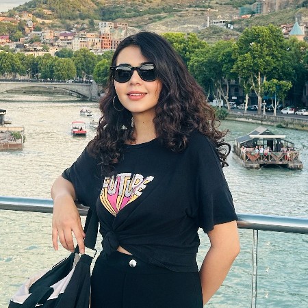 Sena Nur G.