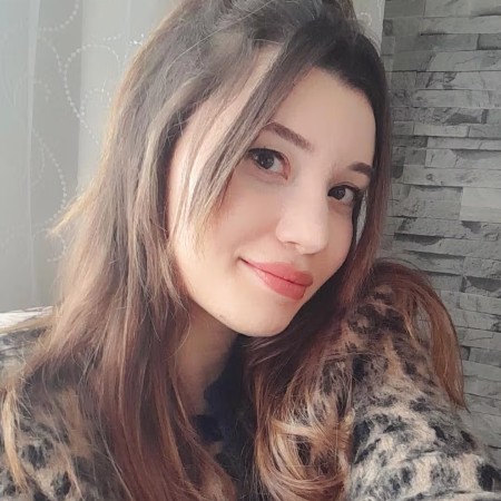 Elif P.