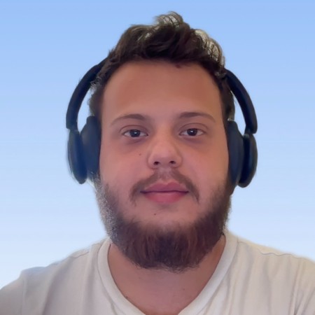 Ömür R.