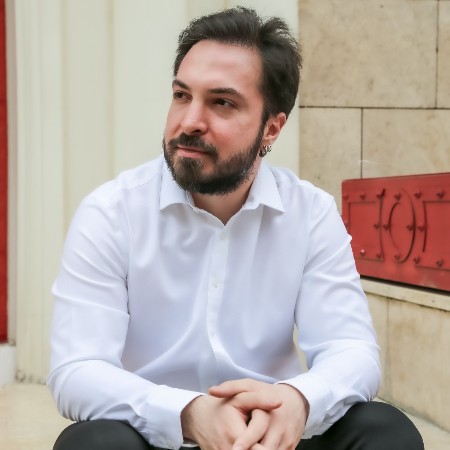 Yener G.