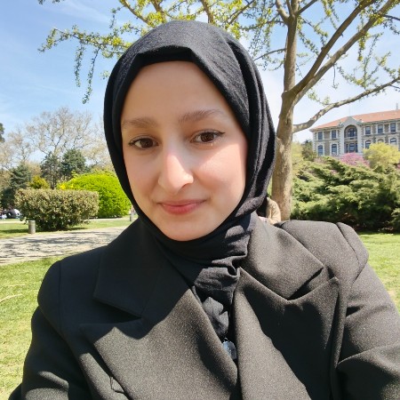 Elif Rabia T.
