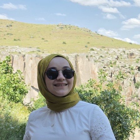 İsmihan B.