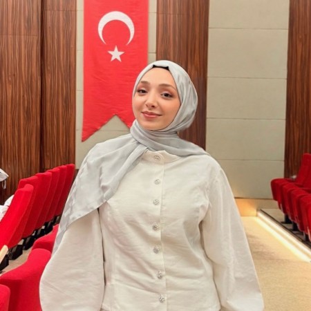 Meryem V.