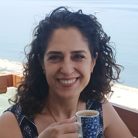 Ayten G.