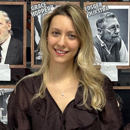 Özge K.