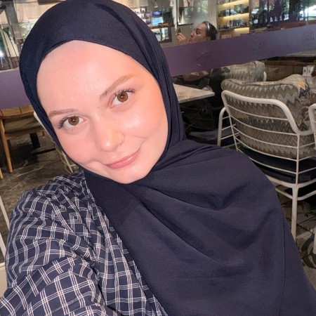 Yasemin Nur E.