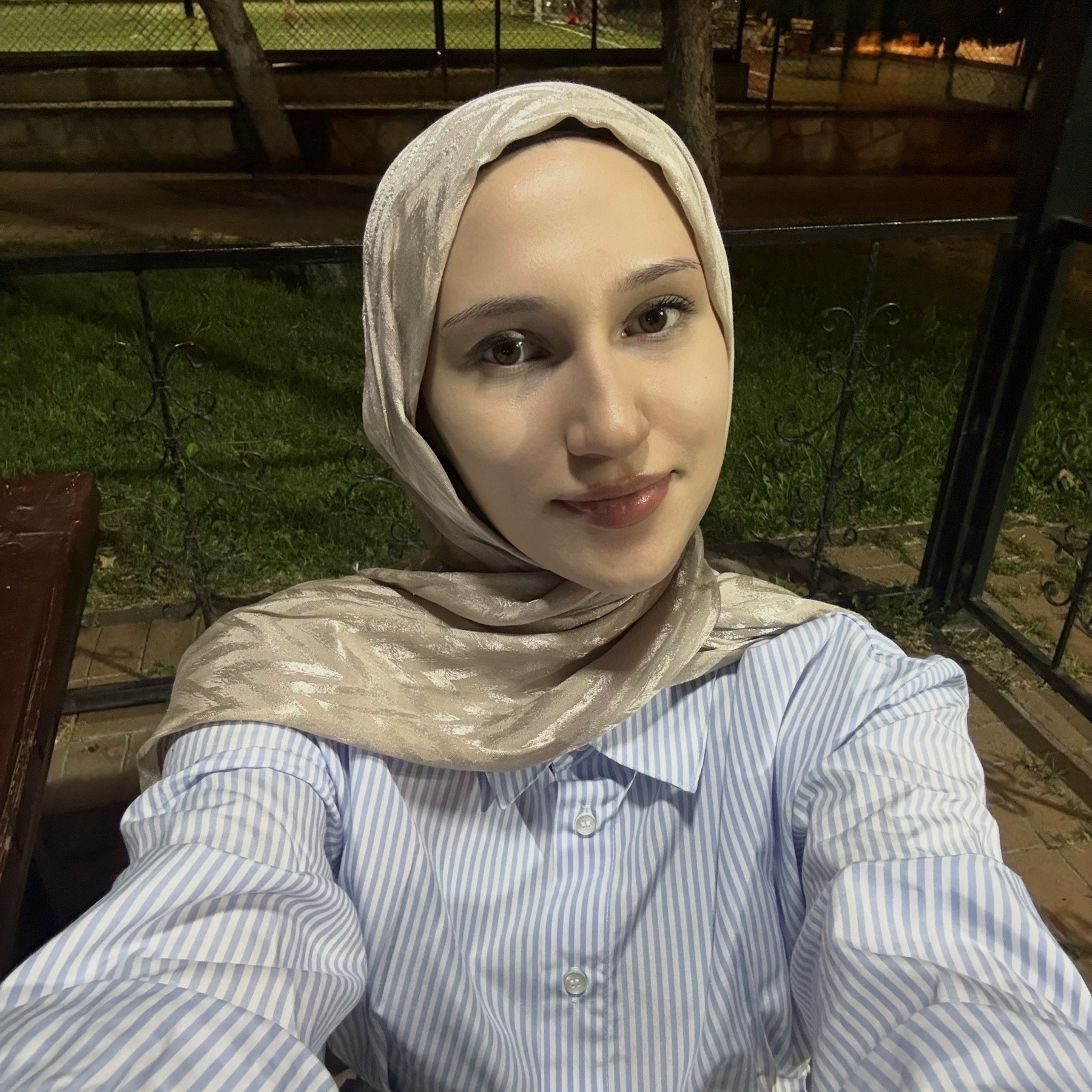 Özlem Ç.