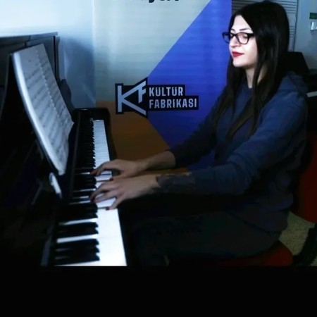 Ceyda Su E.
