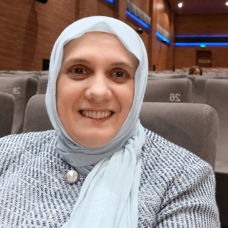Yasemin C.
