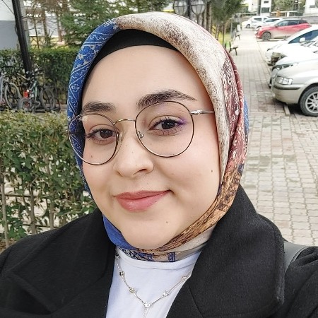 Özgenur A.