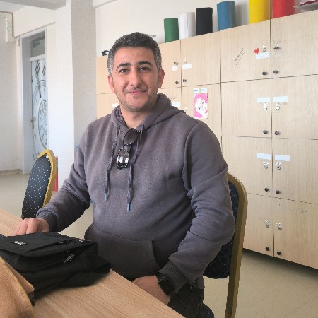 Ahmet D.