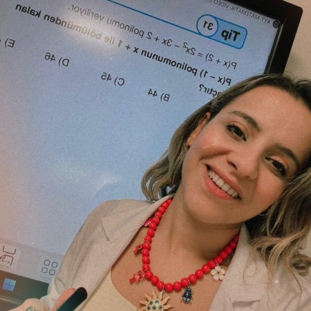 Ayşen A.