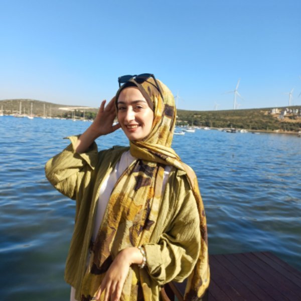 Büşra S.