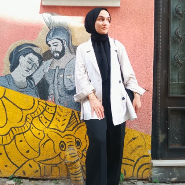 Özlem S.