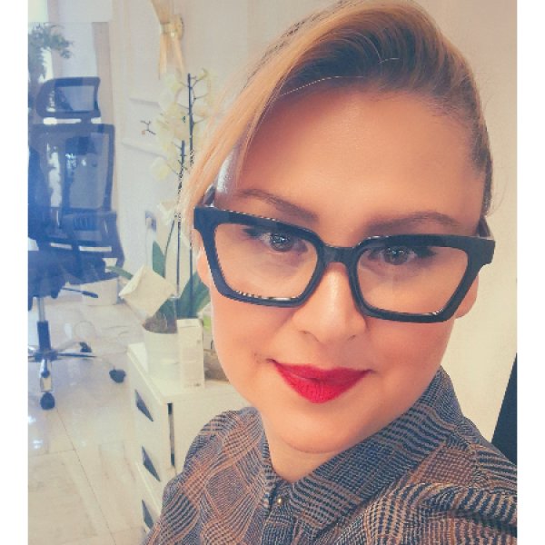Yeliz K.