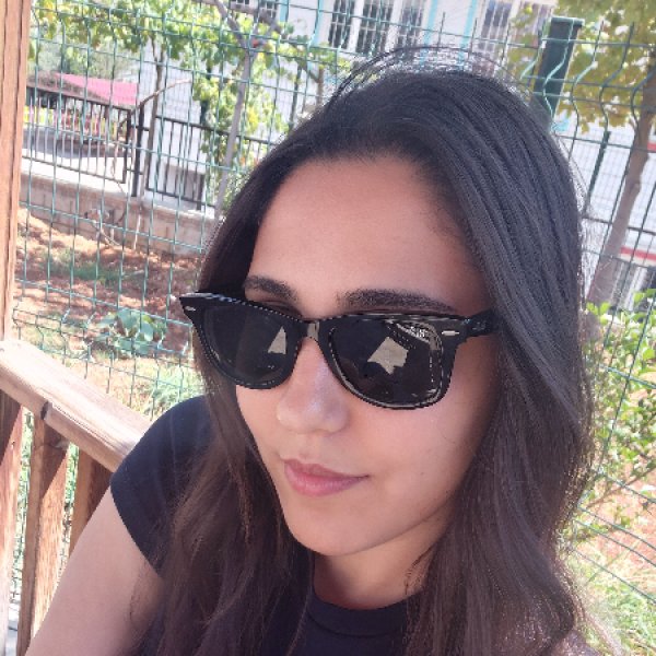 Ayşenur K.