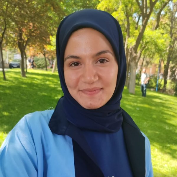 Aynur Ş.