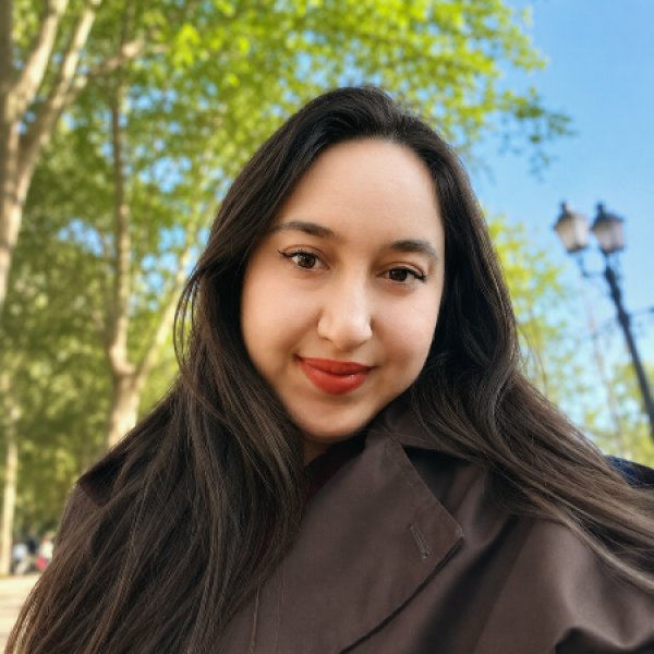 Ayşe K.