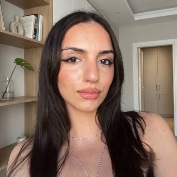 Elif Ç.
