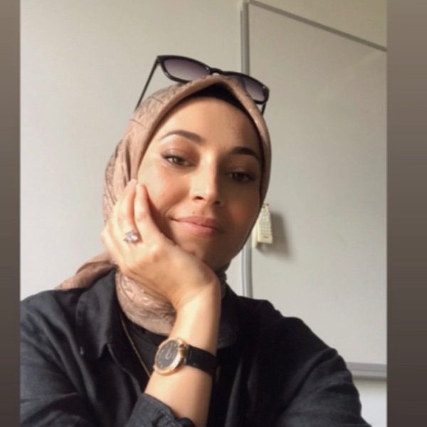 Ayşegül Ö.