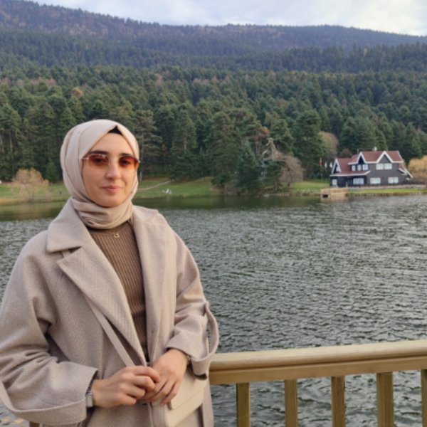 Merve E.