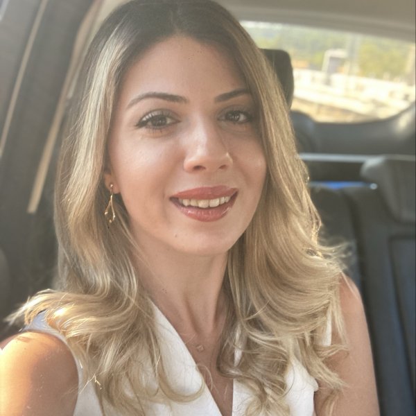 Ayça T.